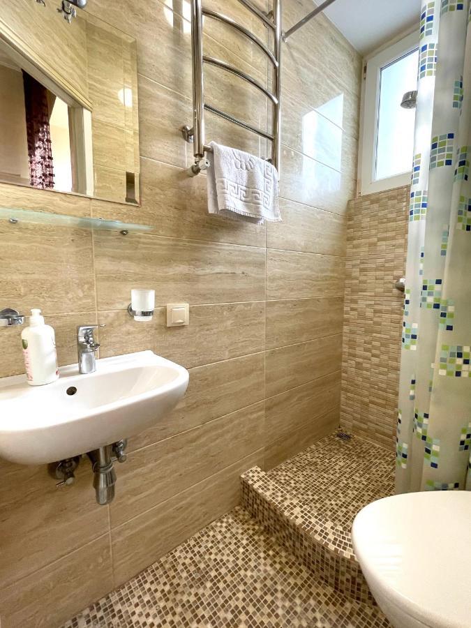 Cozy Apartment On Greek Street 15 Odesa Exterior photo