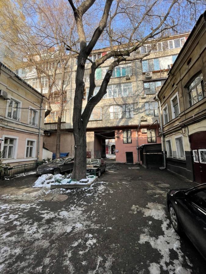 Cozy Apartment On Greek Street 15 Odesa Exterior photo